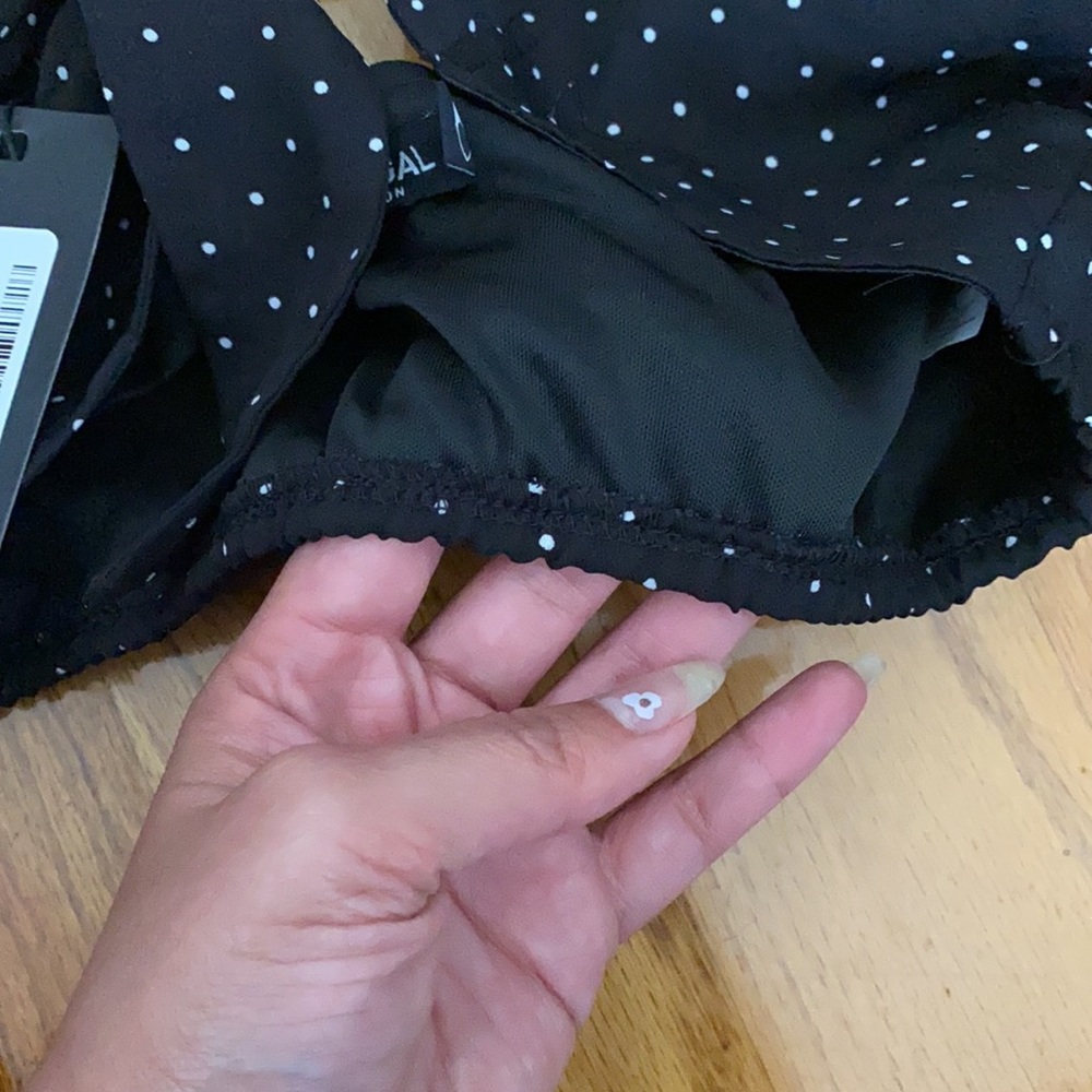 Nasty Gal Poka Dot Front Tie Crop Top - Picture 6 of 9